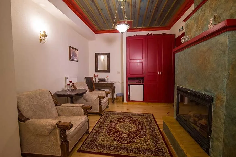 Traditional rooms with fireplace 4