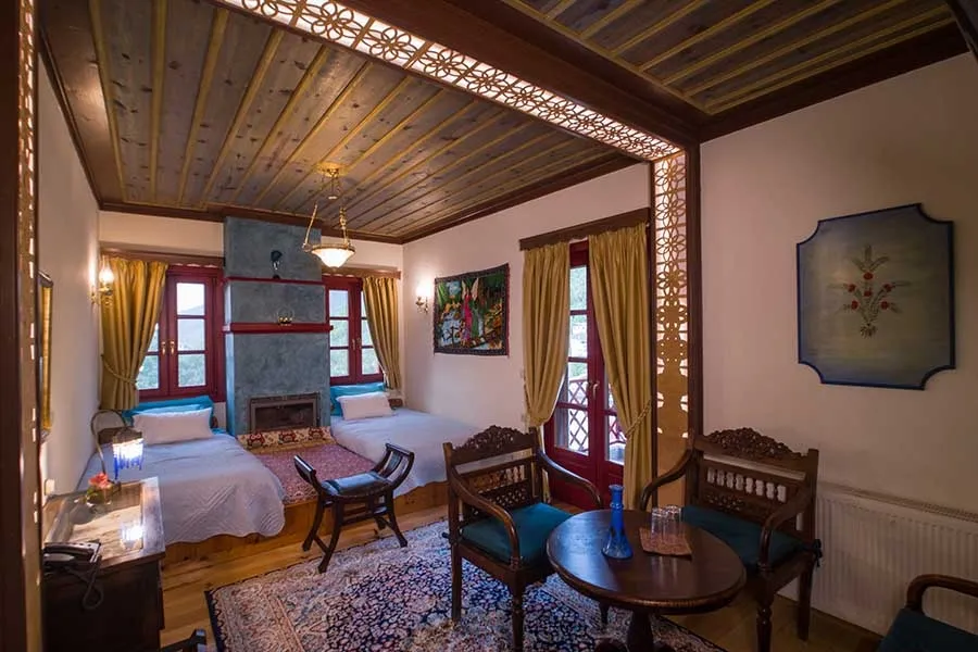 Traditional rooms with fireplace 17